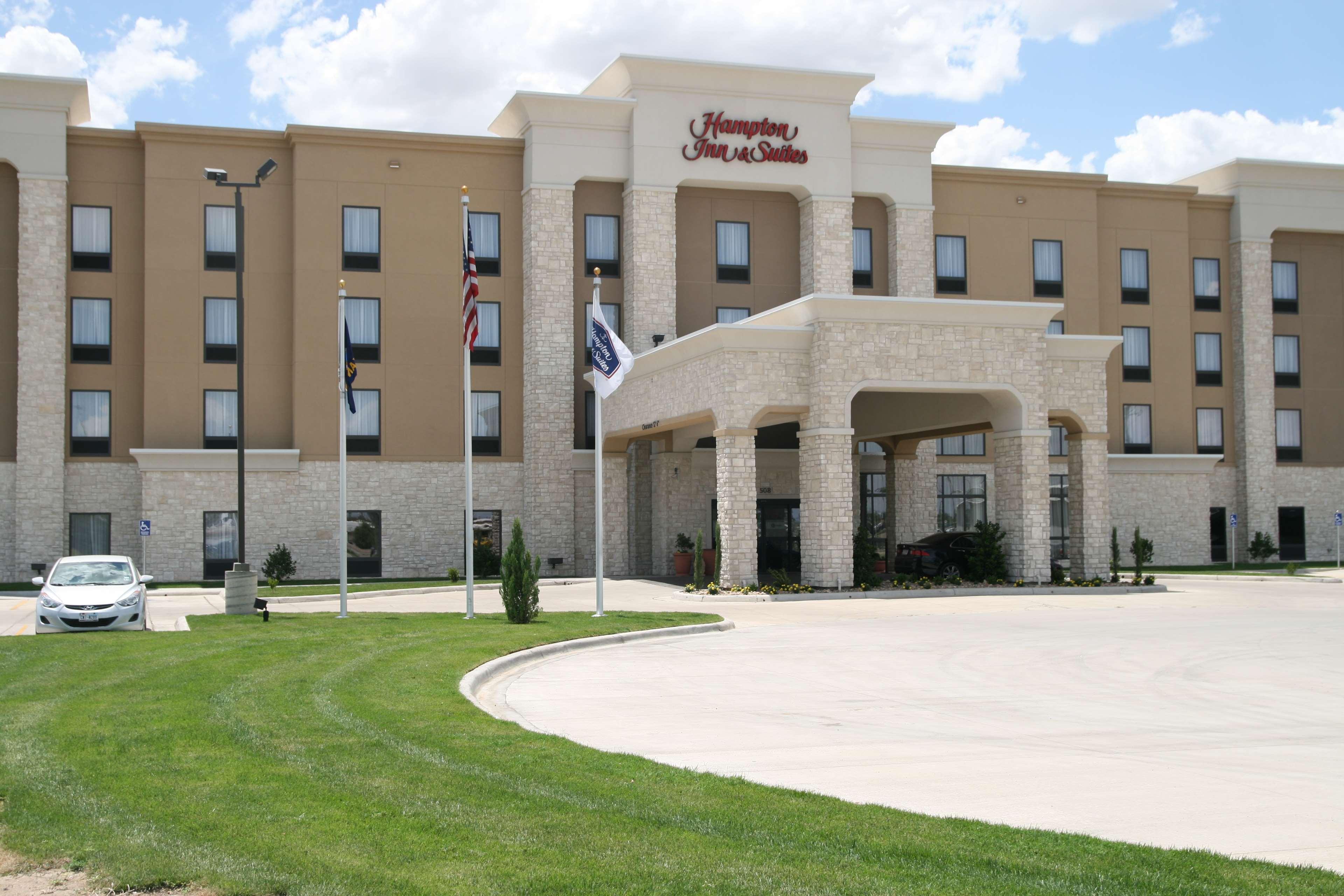 Hampton Inn & Suites Liberal Bagian luar foto