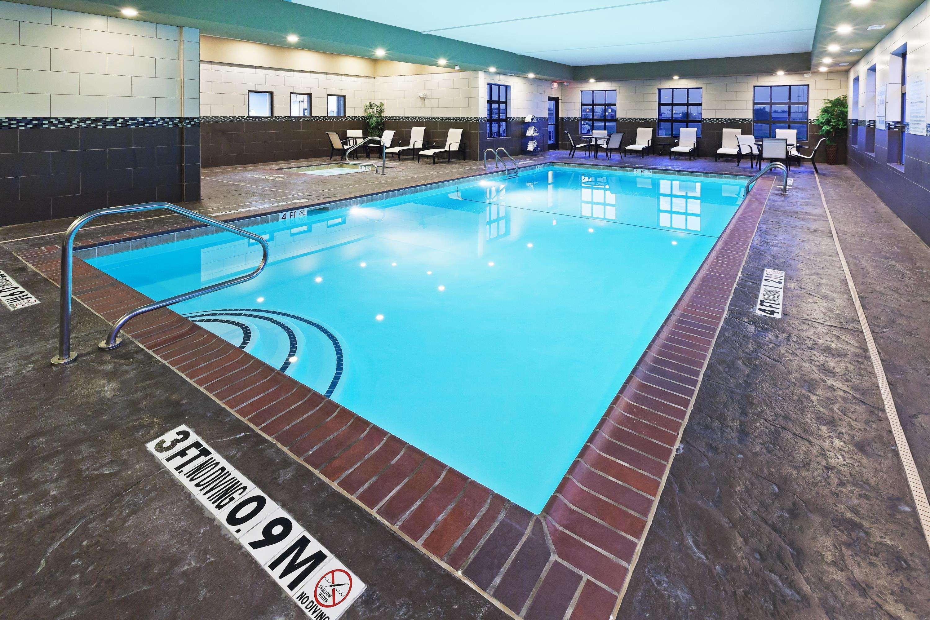 Hampton Inn & Suites Liberal Bagian luar foto