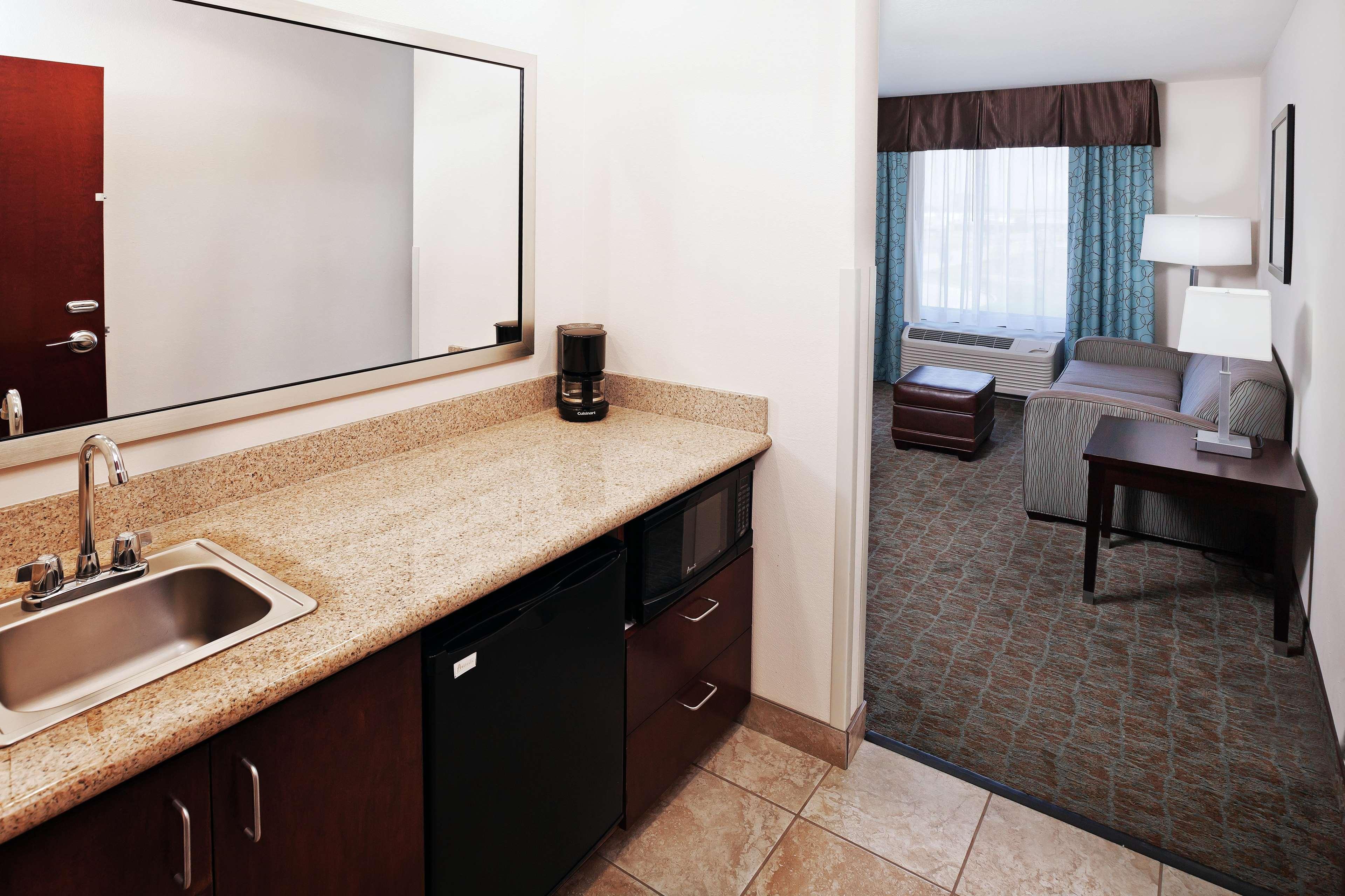 Hampton Inn & Suites Liberal Bagian luar foto