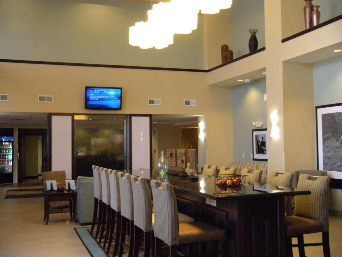 Hampton Inn & Suites Liberal Bagian luar foto